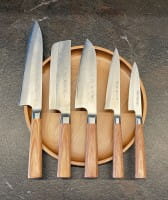 Kamo Katsuyasu - handgefertigte japanische Küchenmesser des Meisters Hand in Damaststahl Chef Set
