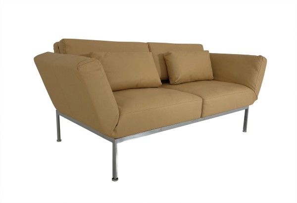 Brühl RORO SOFT Sofa 2 mit weichen Sitzen im Jumbo Leder ocker Gestell chrom glänzend mit Rollen