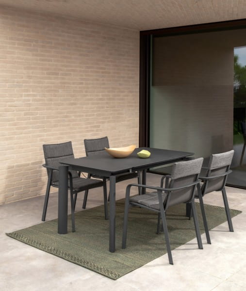 TALENTI MILO Stühle in graphite im Set von 4 Stück mit MILO Auszugstisch für Garten und Terrasse