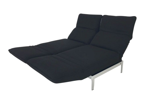 ROLF BENZ MERA Sofa mit Drehsitzen im robusten, schwarzen Stoff 16.100 mit edlen Chrom Gestell