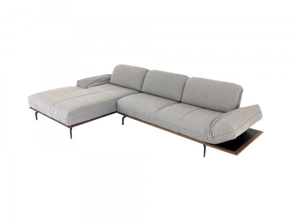 Hülsta Sofa hs.420 Sofa mit linker Recamiere in grauen Stoff und Nussbaum Rahmen