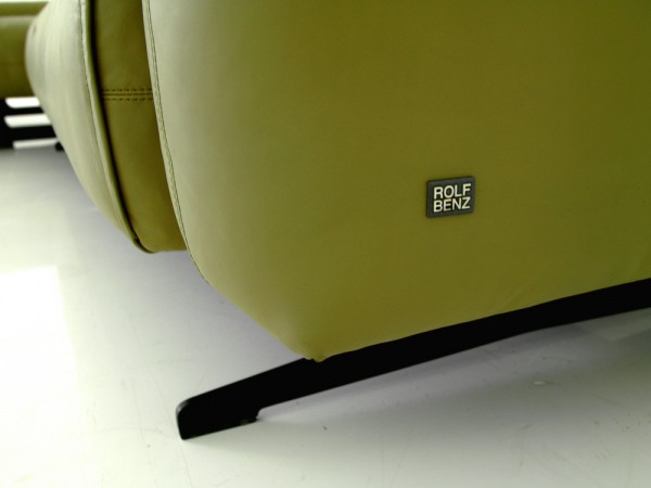Rolf Benz RB 50 Sofa mit XL Longchair und Hocker in Leder schilfgrün mit Kufen in schwarz