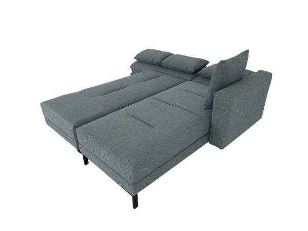 Brühl FOUR-TWO soft Sofa mit Recamiere rechts und zwei Tischmodule im blaugrauen Stoff