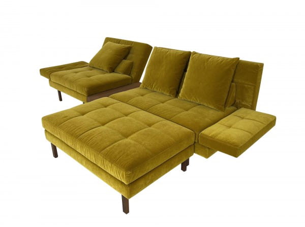 Brühl AMBER Sofa mit Hocker und Zwischentisch in Nussbaum in Velours Stoff gelb mit Kissen