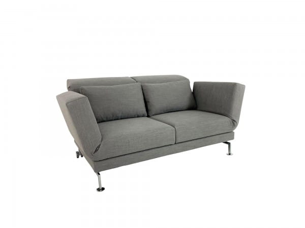 Brühl MOULE MEDIUM Sofa 2 mit Drehsitzen im robusten taupefarbenen Stoff mit Chromgestell und Rollen