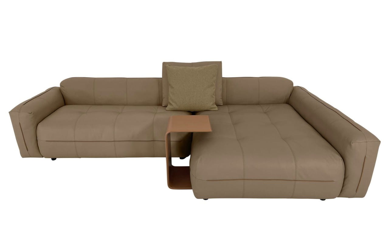 ROLF BENZ MOYO Sofa mit Recamiere in graubeigen Nappa Leder mit Kissen und Beistelltisch
