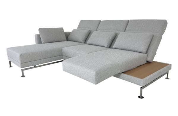 Brühl MOULE MEDIUM Sofa mit Recamiere in Stoff grauweiß melliert mit Ablage in Eiche