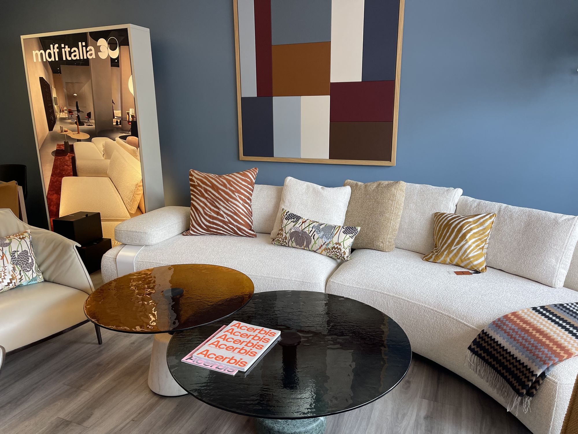 MDF Italia Cosy Curve Sofa als hochwertiges Outlet Einzelstück bei izabela K.