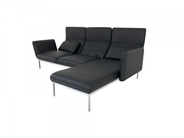 Brühl RORO medium Sofa mit Recamiere rechts in Leder schwarz mit Gestell chrom glänzend
