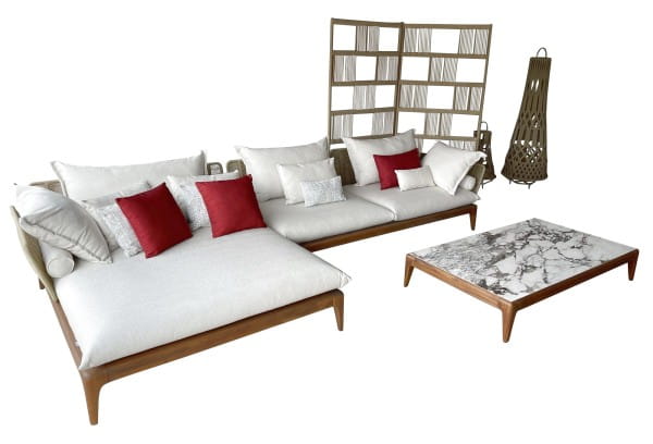 TALENTI CRUISE TEAK Outdoor Sofa mit Recamiere mit Polstern beige & rot sowie Couchtisch mit Keramik