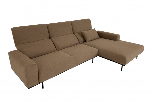 ROLF BENZ YUNA Sofa mit Recamiere mit hochklappbaren Lehnen in Stoff braun und Rahmen Eiche schwarz