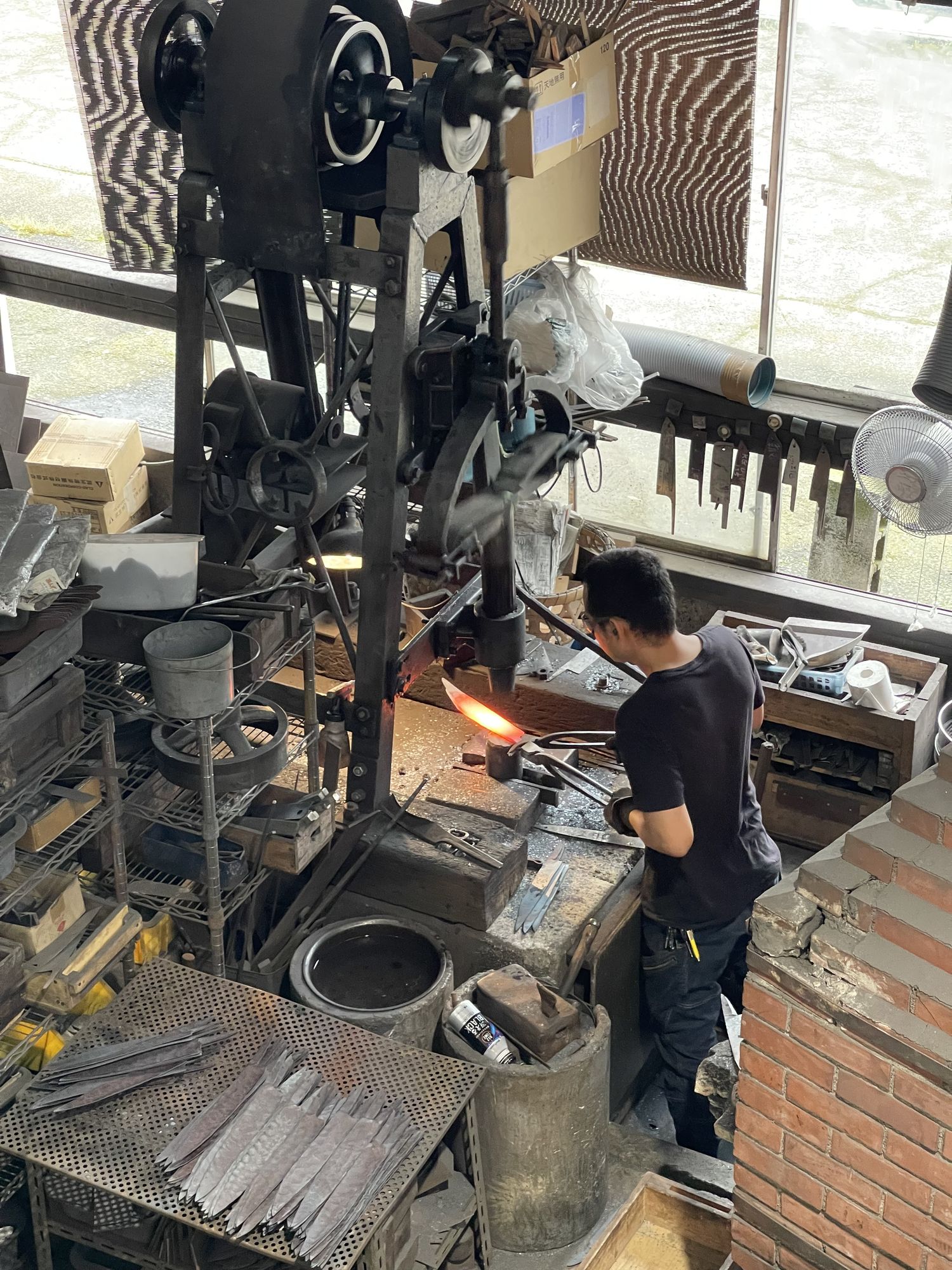 Messerherstellung im Tokefu Knife Village