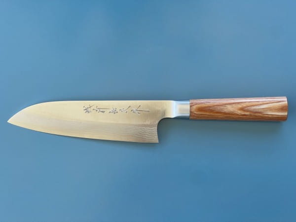Katsuyasu Kamo Santoku 165 – japanisches Damaststahl Messer für die vielseitige Küche