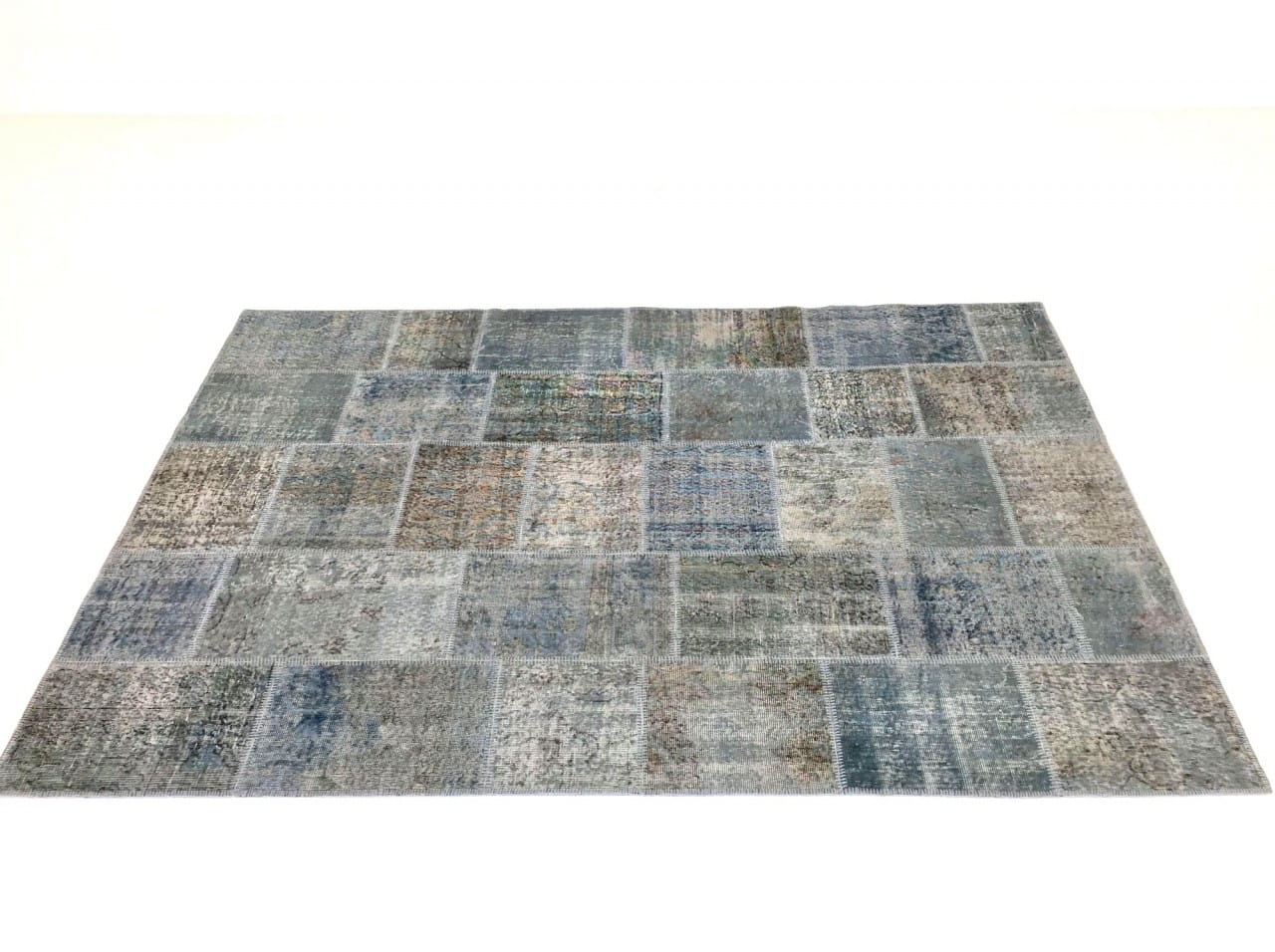 SARTORI KARMA PATCH Vintage Teppich in blaugrau Farbtönen