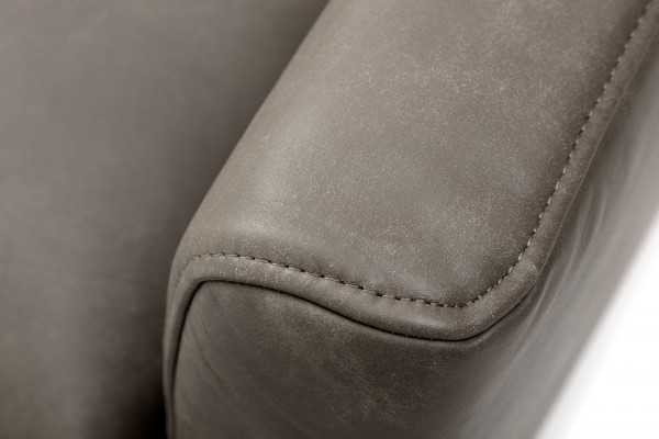 freistil 134 Sofa mit überbreiter Recamiere links in Vintage Leder braungrau und schwarzen Kufen