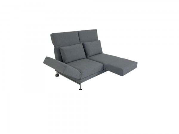 Brühl MOULE MEDIUM Sofa 2 mit Drehsitzen in Stoff grau mit Gestell verchromt mit Rollen hinten