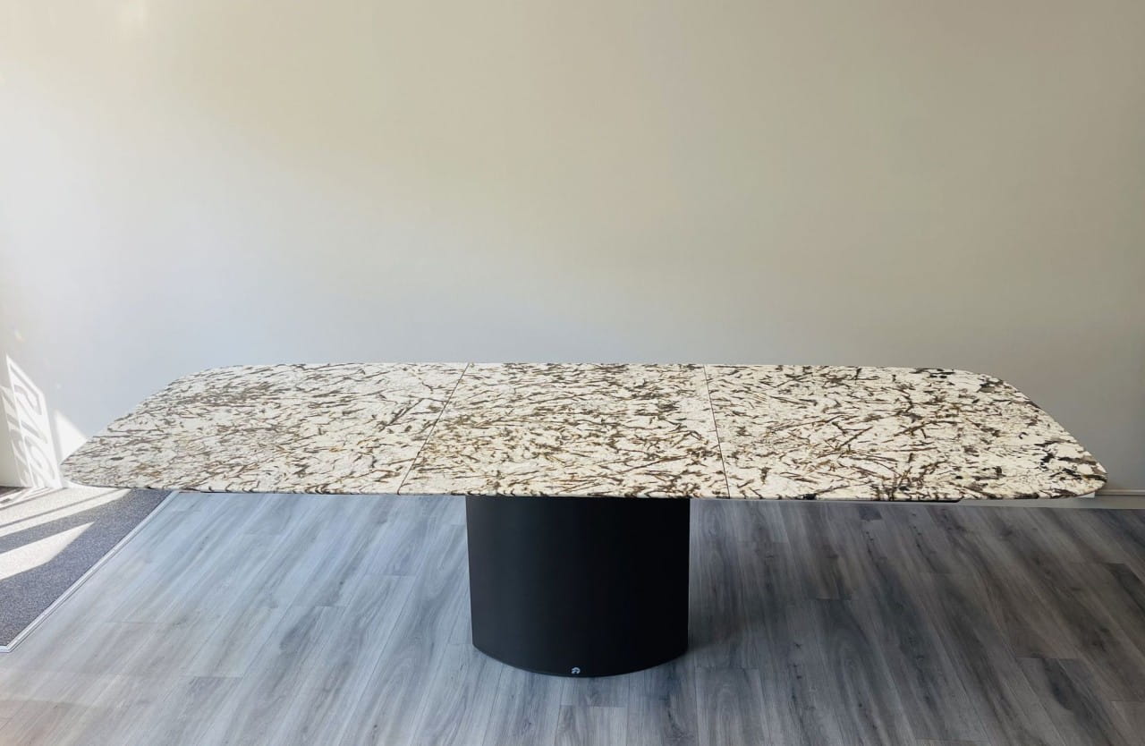 DRAENERT ADLER Naturstein Esstisch ausziehbar 190 cm bis 270 cm im wunderschönen Silver & Gold Hartg