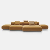 MDF Italia COSY ISLAND Sofa mit flächigen Elementen und komfortablen Kissen im weichen Boucle Stoff