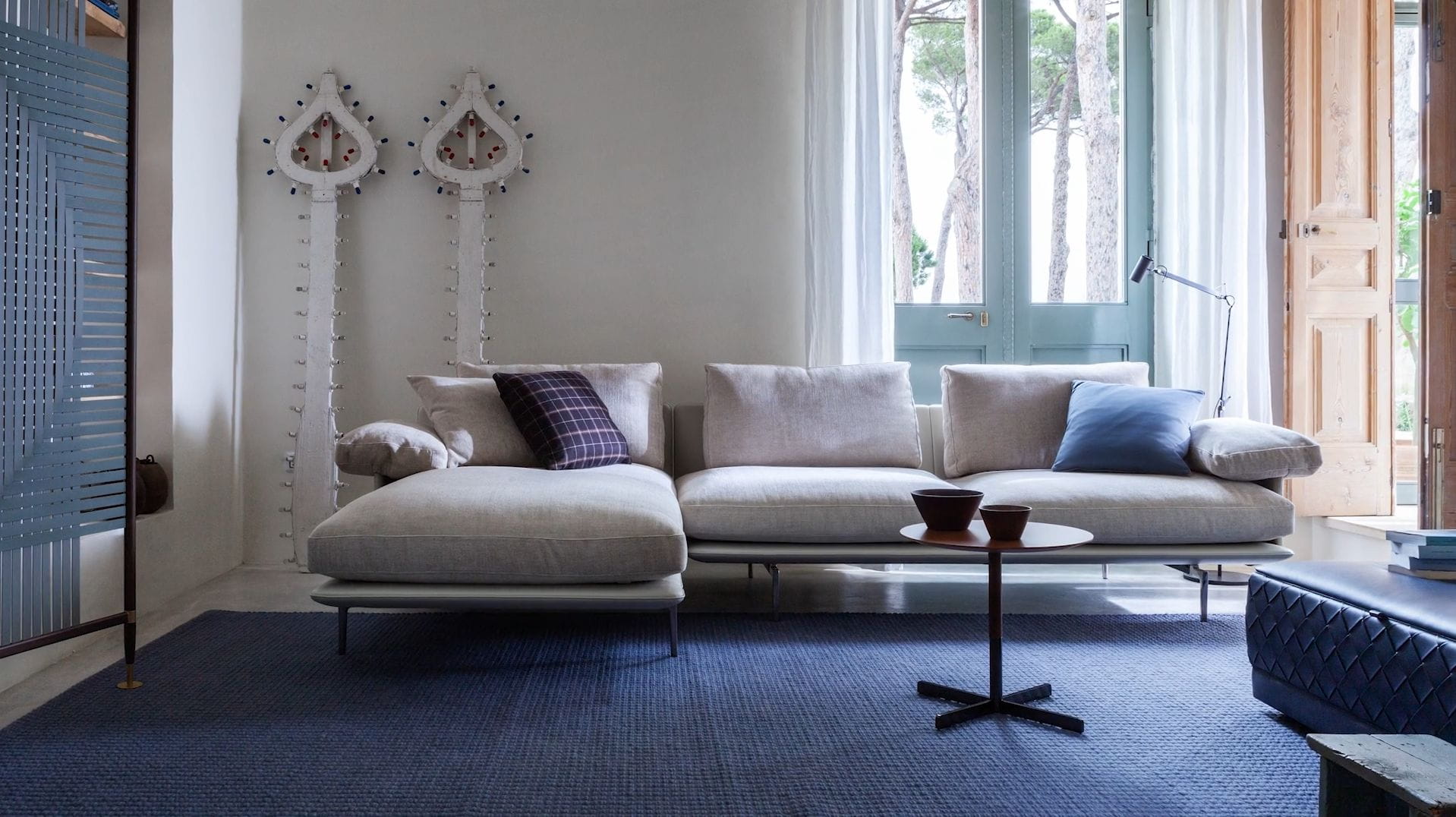 Poltrona Frau Möbel sind eine Klasse für sich und definieren Design, Handwerkskunst und feinste Materialität - made in Italy