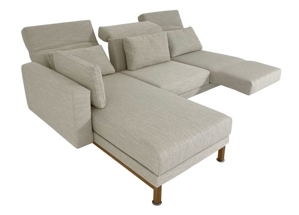 Brühl MOULE MEDIUM Sofa mit Recamiere links im Stoff offwhite mit Drehsitz und Kufen in Eiche