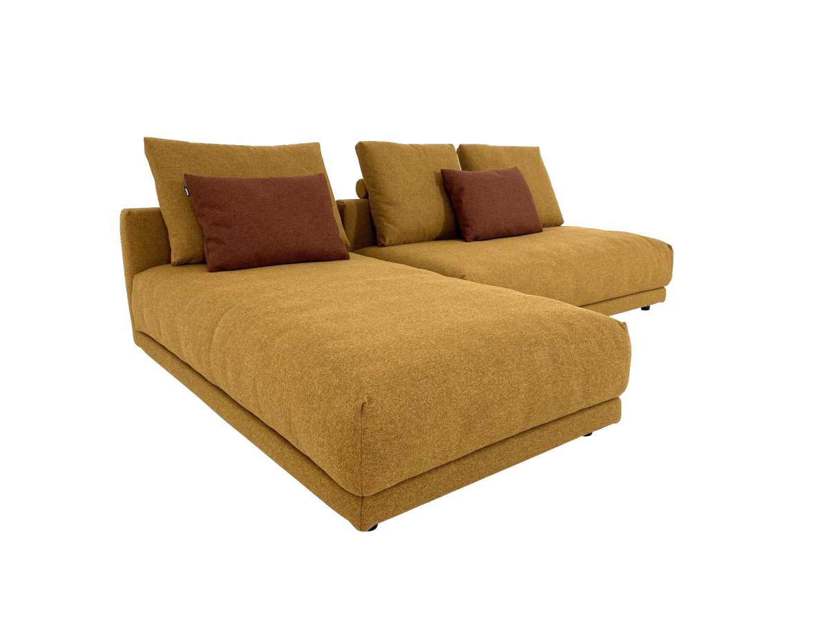 freistil 142 ROLF BENZ Sofa mit Recamiere variabel anzuordnen in Stoff
