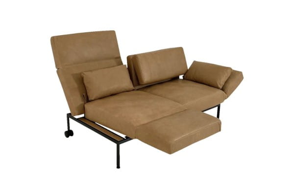 Brühl RORO SOFT Sofa 2 mit weichen Sitzen in Leder Lama cognac mit Gestell schwarz mit Rollen