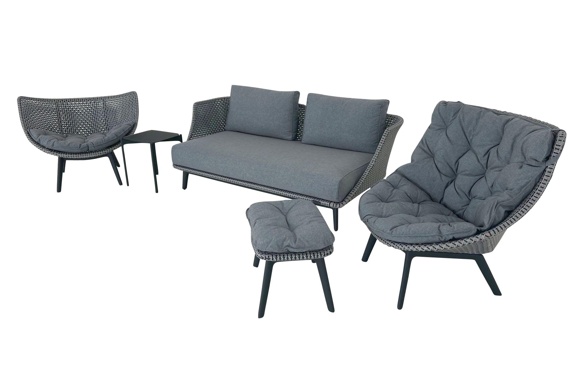 DEDON MBARQ Sofa mit MBRACE WING CHAIR ALU und LOUNGE CHAIR ALU in baltic als SET | Dedon ...