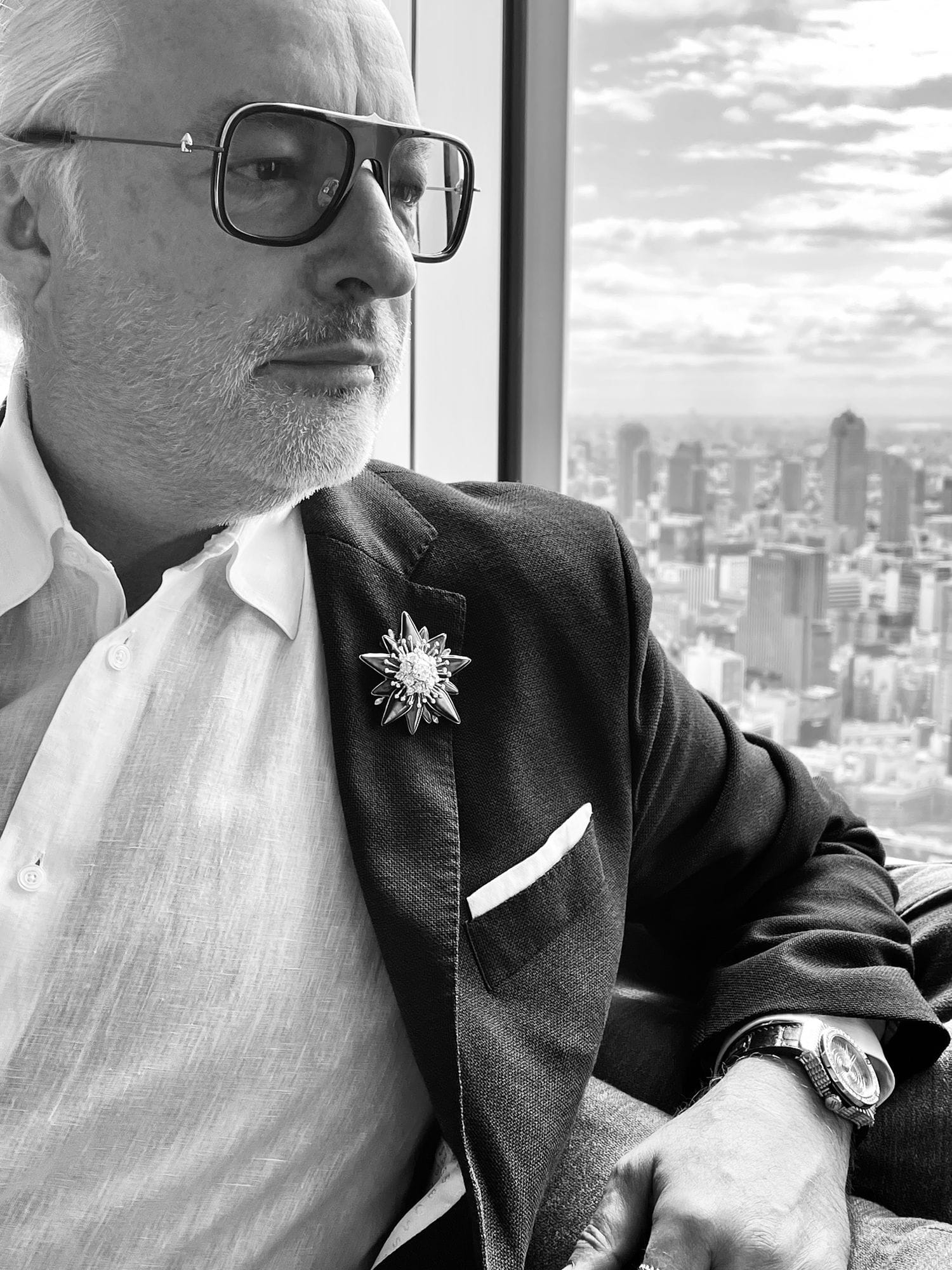 Noir Alpine bespoke high jewellery brooch worn as an editorial statement in Tokyo by izabela K. Liechtenstein