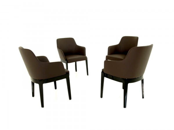 Molteni & C. CHELSEA Stühle im 4er Set Leder Moretto dunkelbraun mit Füssen Hochglanz schwarz