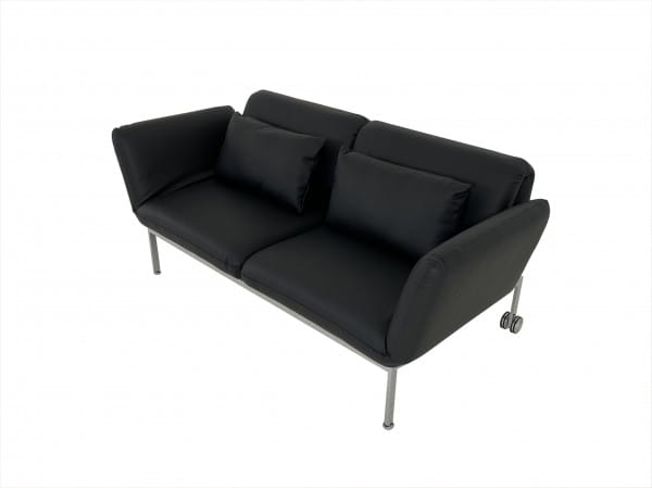 Brühl RORO medium Sofa im Leder UNIT schwarz mit Drehsitzen und praktischen Rollen hinten