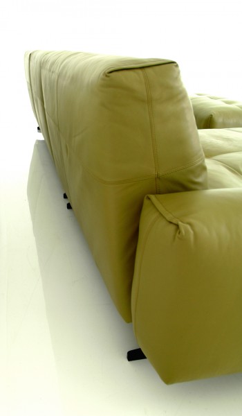 Rolf Benz RB 50 Sofa mit XL Longchair und Hocker in Leder schilfgrün mit Kufen in schwarz