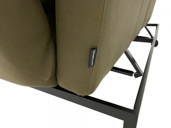 Brühl RORO SOFT Sofa 2 mit weichen Sitzen in Leder Taron olive Gestell schwarz mit Rollen