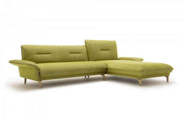 Hülsta Sofa hs.430 mit Recamiere rechts in Stoff farngrün mit Holzfüssen und abklappbaren Seitenteil
